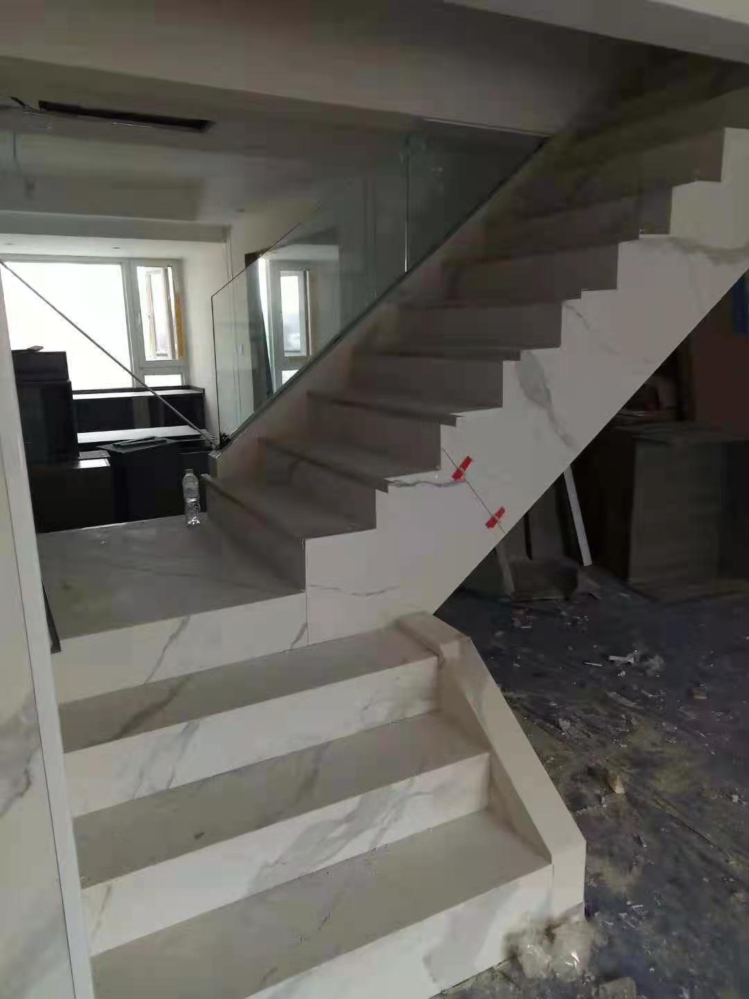 拉米娜岩板